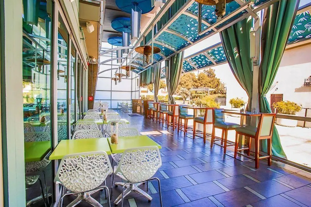 Shade Hotel Manhattan Beach